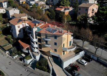 Edificio all\'aperto - Quadrilocale Via Giuseppe di Vittorio
 
77, Serra de' Conti - foto 17