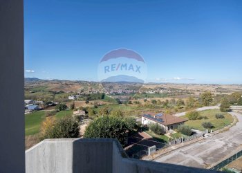 Edificio all\'aperto - Quadrilocale Via Giuseppe di Vittorio
 
77, Serra de' Conti - foto 20