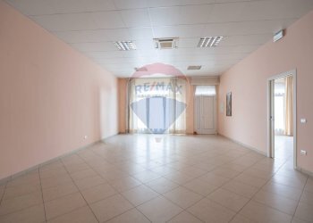 Stanza vuota - Negozio Via Risorgimento
 
72, Maiolati Spontini - foto 4