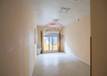 Stanza vuota - Negozio Via Risorgimento
 
72, Maiolati Spontini - foto 16