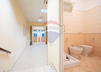 Bagno - Negozio Via Risorgimento
 
72, Maiolati Spontini - foto 17