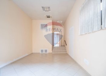 Stanza vuota - Negozio Via Risorgimento
 
72, Maiolati Spontini - foto 19