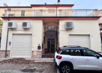 Casa all\'aperto - Negozio Via Risorgimento
 
72, Maiolati Spontini - foto 24