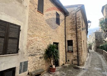 FRONTE EDIFICIO - Casa semi indipendente Via Annibalcaro
 
7, Serra San Quirico - foto 1