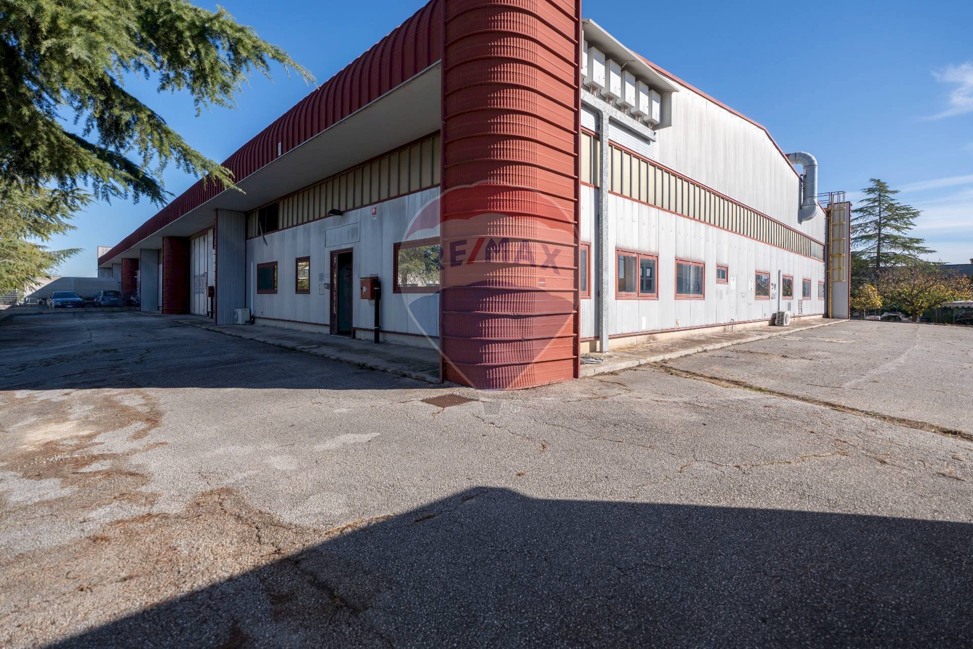 Edificio all\'aperto - Shed Via Dell'industria
 
17, Monte San Vito - photo 2