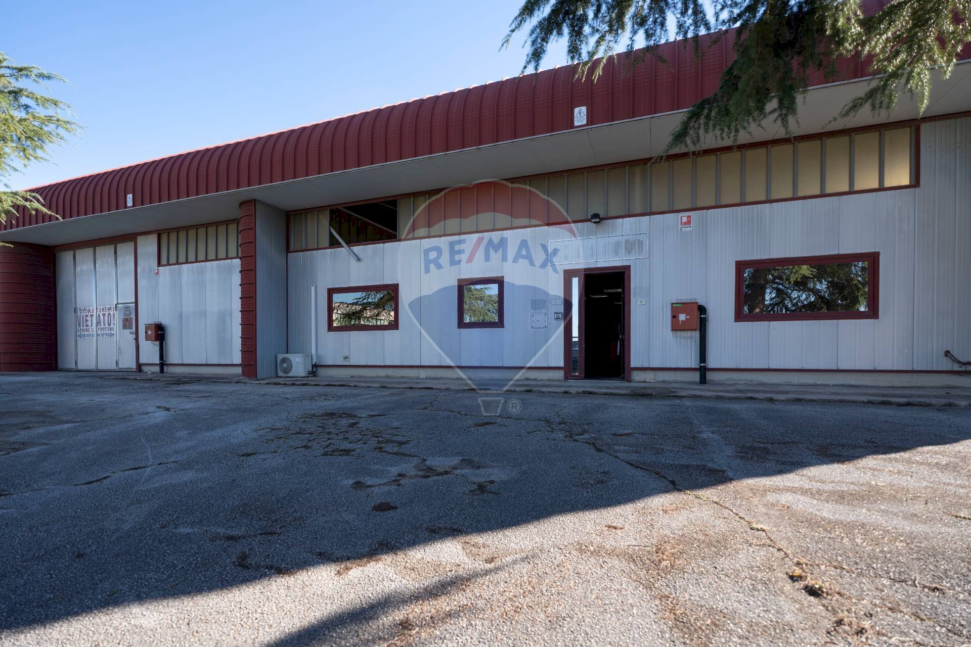 Edificio all\'aperto - Shed Via Dell'industria
 
17, Monte San Vito - photo 1