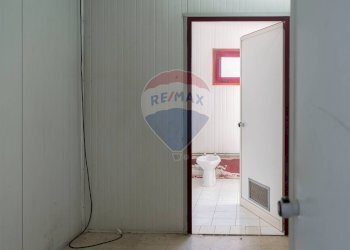 Stanza vuota - Capannone Via Dell'industria
 
17, Monte San Vito - foto 23