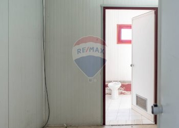 Camera / camera da letto - Capannone Via Dell'industria
 
17, Monte San Vito - foto 24