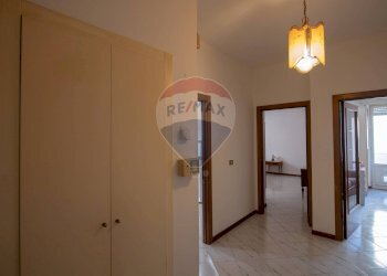 Hall / corridoio - Appartamento via delle betulle
 
9, Montemarciano - foto 34