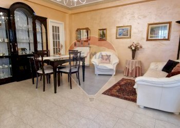 Sala da pranzo - Quadrilocale Via Mercato
 
368, Enna - foto 5