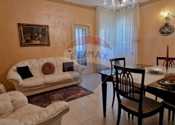 Sala da pranzo - Quadrilocale Via Mercato
 
368, Enna - foto 6