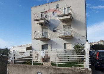 Edificio all\'aperto - Appartamento via Francesco Spadaro, Caltagirone - foto 3