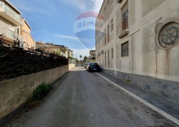 Edificio all\'aperto - Appartamento via Francesco Spadaro, Caltagirone - foto 5