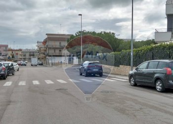 Edificio all\'aperto - Box Via Florio
 
33, Manfredonia - foto 1