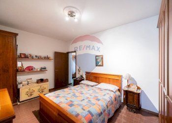 Camera / camera da letto - Trilocale Via Bertioli
 
4, Ostiglia - foto 16