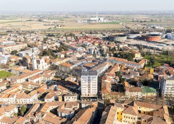 Edificio all\'aperto - Trilocale Via Bertioli
 
4, Ostiglia - foto 26