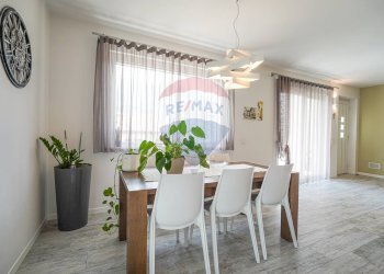 Sala da pranzo - Villa Via Gioachino Rossini
 
15, Sant'Omobono Terme - foto 8