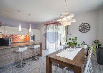 Sala da pranzo - Villa Via Gioachino Rossini
 
15, Sant'Omobono Terme - foto 9