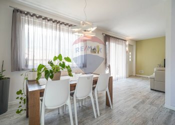 Sala da pranzo - Villa Via Gioachino Rossini
 
15, Sant'Omobono Terme - foto 49