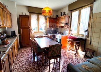 Cucina - Casa indipendente Darfo Boario Terme - foto 20