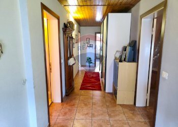 Hall / corridoio - Casa indipendente Darfo Boario Terme - foto 45