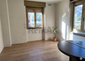 Stanza vuota - Quadrilocale Via Valeriana
 
4, Darfo Boario Terme - foto 1