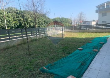 Giardino - Quadrilocale Via Bastone, Dalmine - foto 6