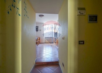 Hall / corridoio - Trilocale Via Casavoglio
 
7, Barzana - foto 5