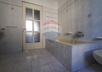 Bagno - Trilocale Via Casavoglio
 
7, Barzana - foto 7