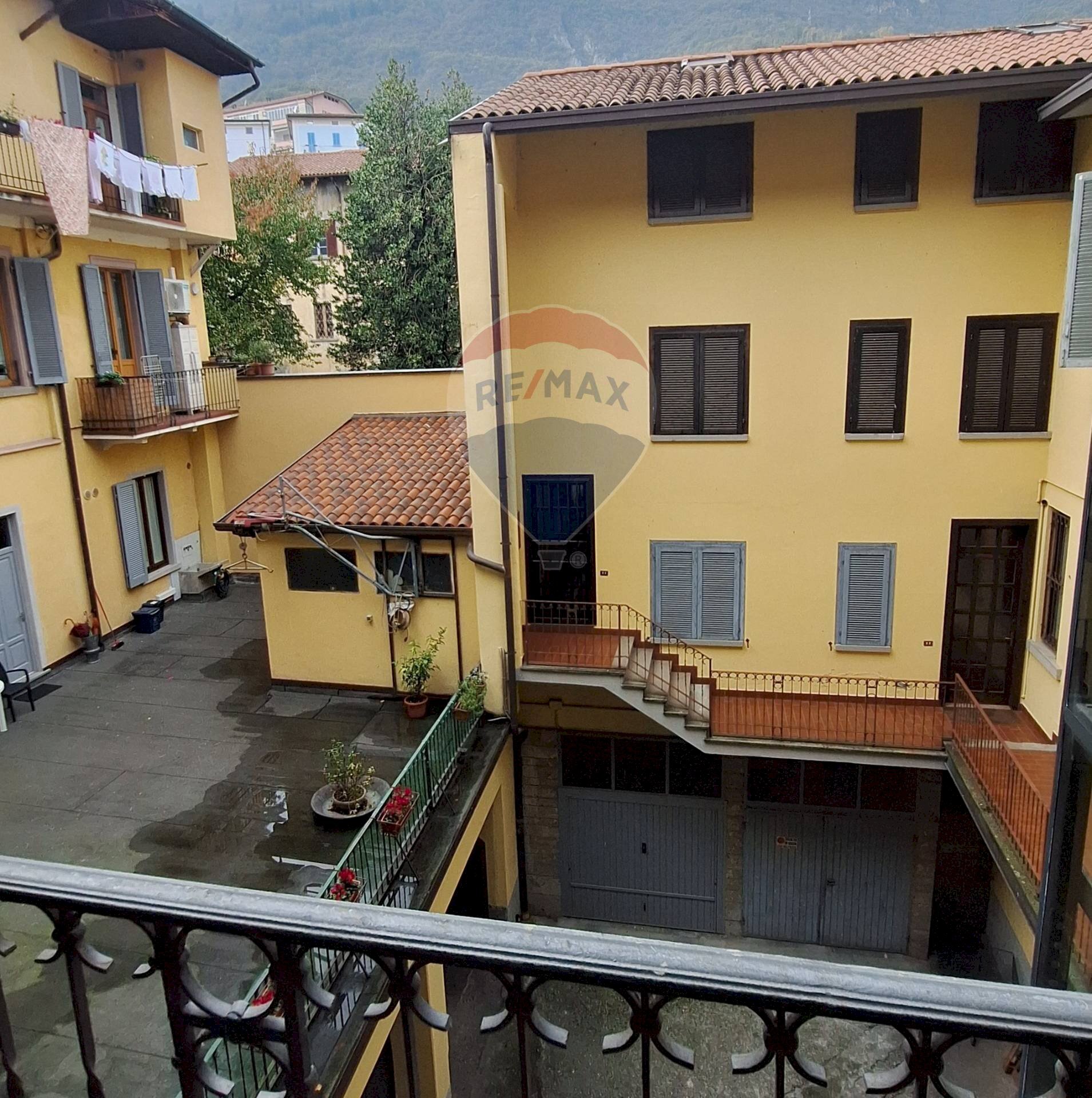 Edificio all\'aperto - Ufficio Lovere - foto 2