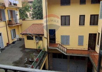 Edificio all\'aperto - Ufficio Lovere - foto 2