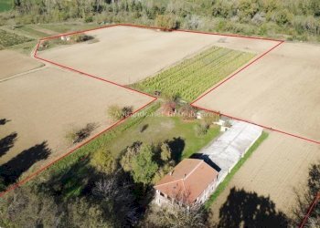 Foto 1 - Semi-detached house Contrada Castelluccio
 
4, Loreto Aprutino - photo 1