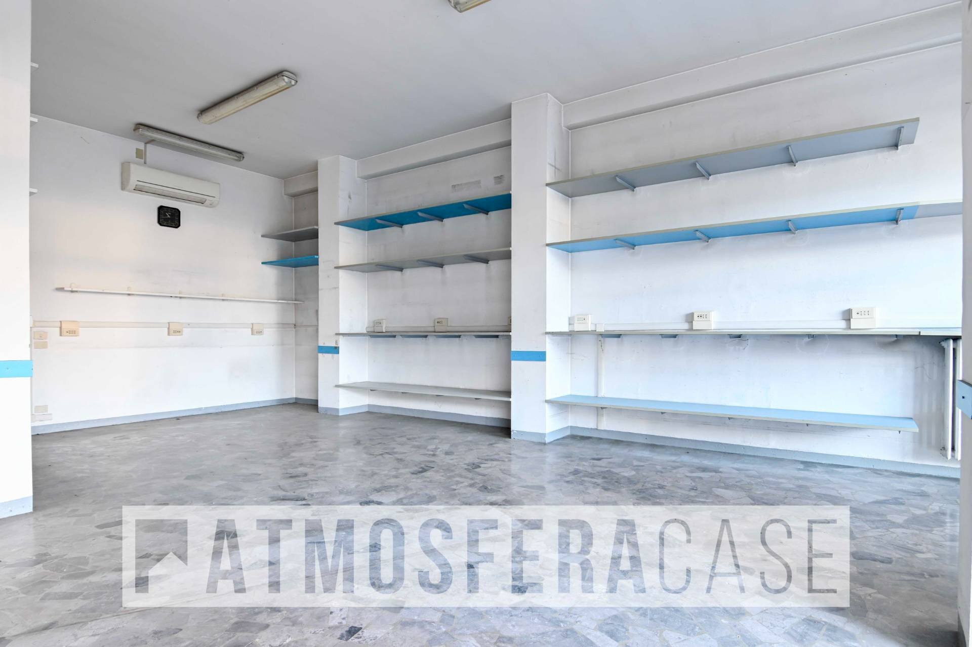 Foto 1 - Shop Via Marzabotto
 
1, Bergamo - photo 1