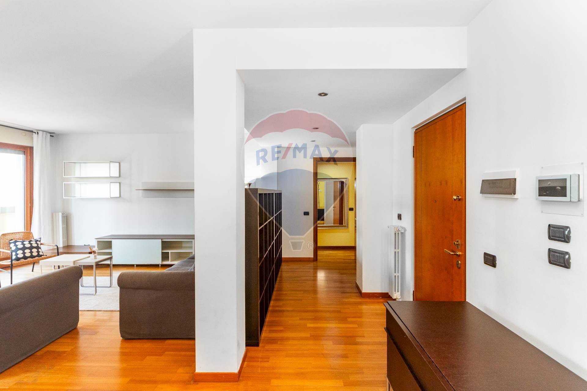 Soggiorno - Four-room apartment Via Bruxelles
3, San Donato Milanese - photo 3