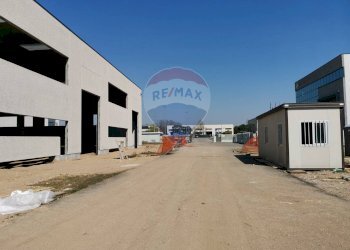 Edificio all\'aperto - Capannone Via Toscanini
 
8, Magnago - foto 1