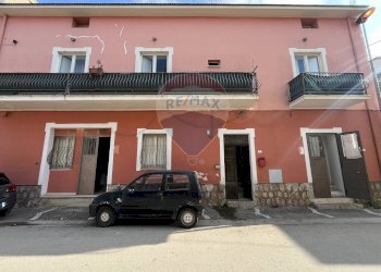 intero fabbricato - Casa semi indipendente Via Elena
 
60-62-64, Mondragone - foto 2