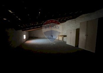 sottotetto - Casa semi indipendente Via Elena
 
60-62-64, Mondragone - foto 17