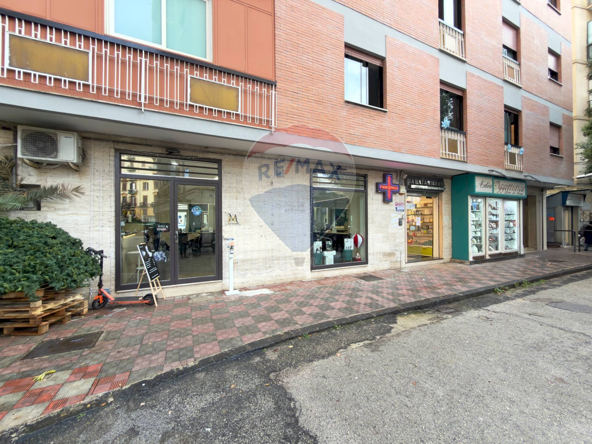 Edificio all\'aperto - Negozio Via Giovanni Battista Ruoppolo
 
15, Napoli - foto 2