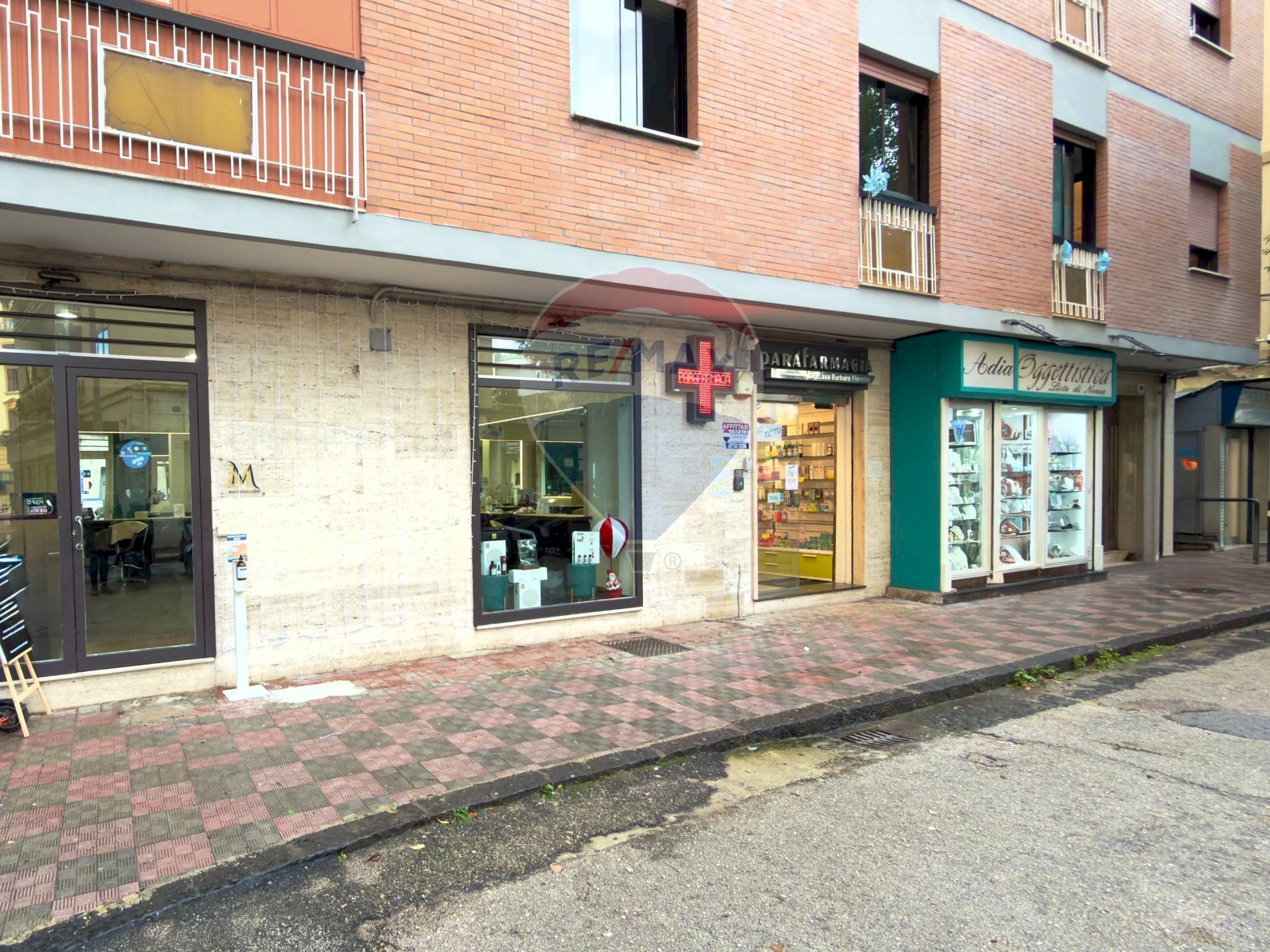 Edificio all\'aperto - Negozio Via Giovanni Battista Ruoppolo
 
15, Napoli - foto 3