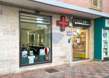 Edificio all\'aperto - Negozio Via Giovanni Battista Ruoppolo
 
15, Napoli - foto 4