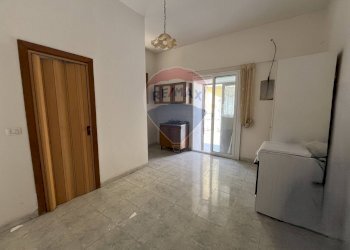 locale - Magazzino via Elena
 
60, Mondragone - foto 3