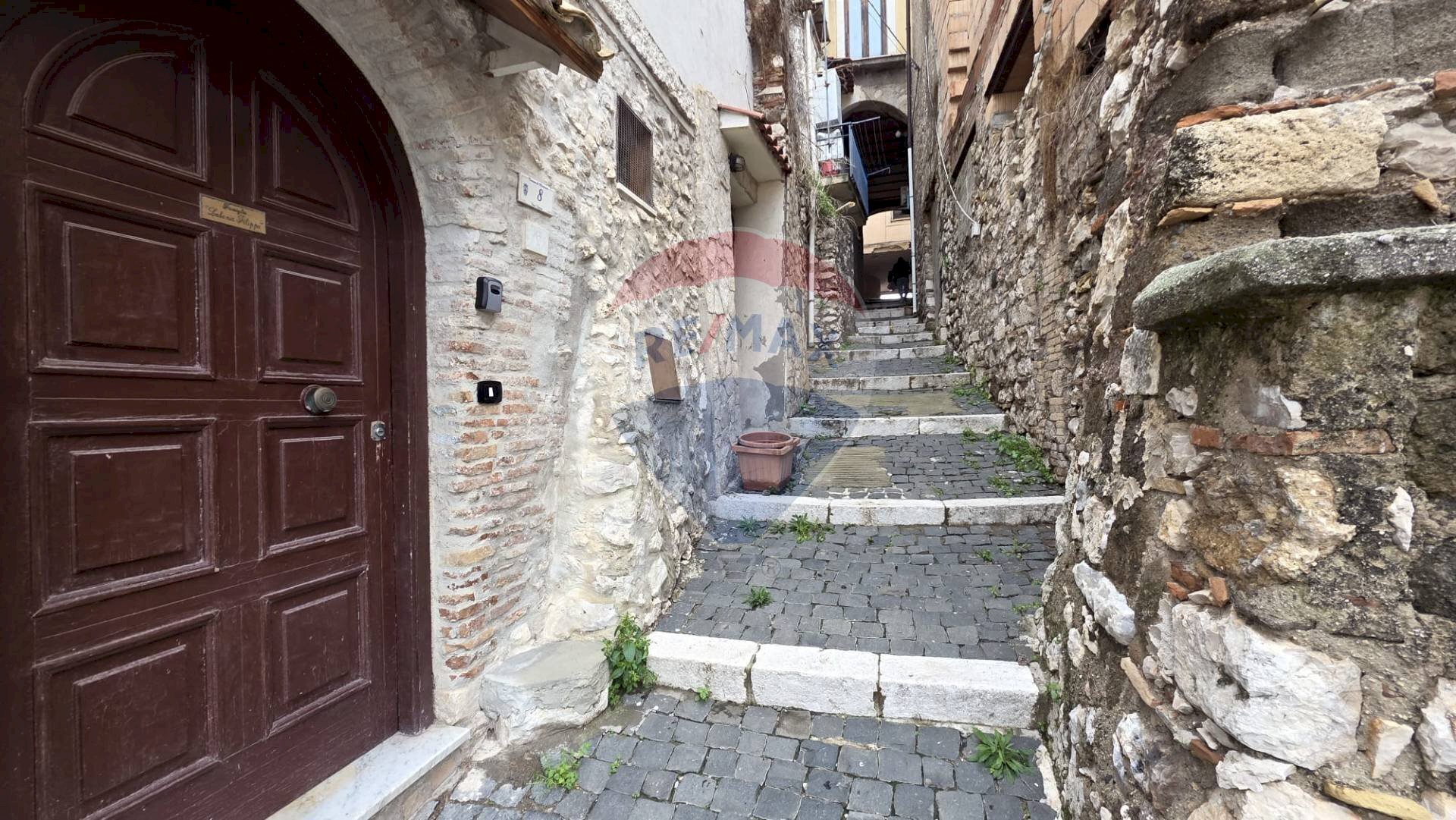 Scale - Two-room apartment vico vescia
 
8, Minturno - photo 2