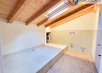 ripostiglio-bagno - Three-room apartment Via Barsanti
 
66, Seravezza - photo 16