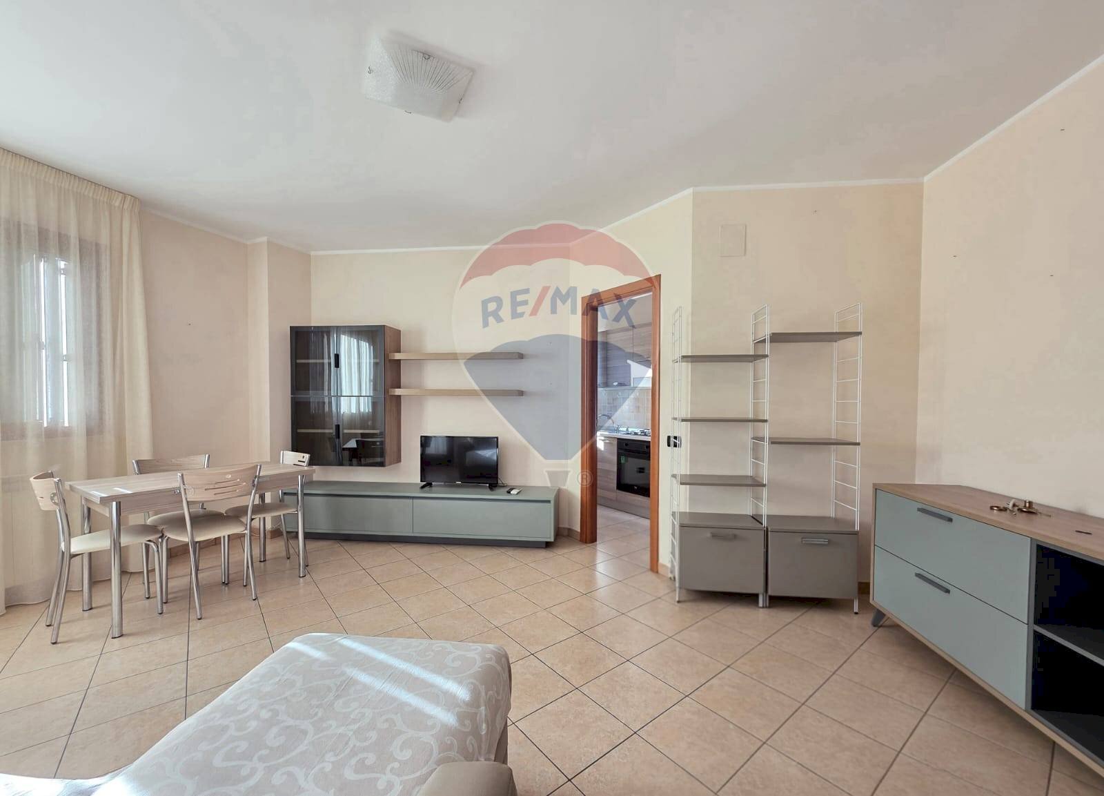 Sala da pranzo - Trilocale largo delle vittime delle Foibe
 
8, Cosenza - foto 1