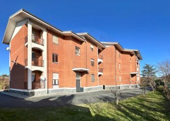 FRONTE PALAZZO - Quadrilocale Via Liprati
 
2, Terzo - foto 6