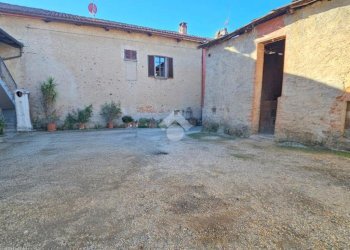 Semi-detached house Piazza Trombotto, San Secondo di Pinerolo - photo 3