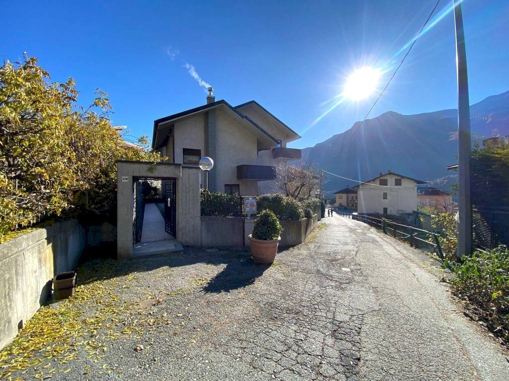 Giardino - Bilocale Località Panorama, 27, Chatillon - foto 2