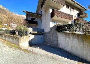 Facciata - Bilocale Località Panorama, 27, Chatillon - foto 1