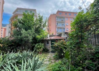 Giardino - Appartamento via Edoardo Ghiglini, 96, Arenzano - foto 7