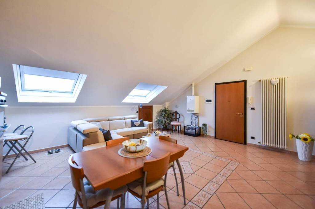 Salone - Trilocale corso Giacomo Puccini, 27/2, Venaria Reale - foto 1